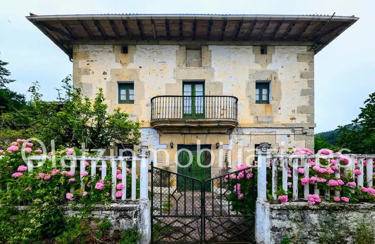 Photos Majestuosa Casa Palacio del Siglo XVIII en el Corazón del Valle de Ayala