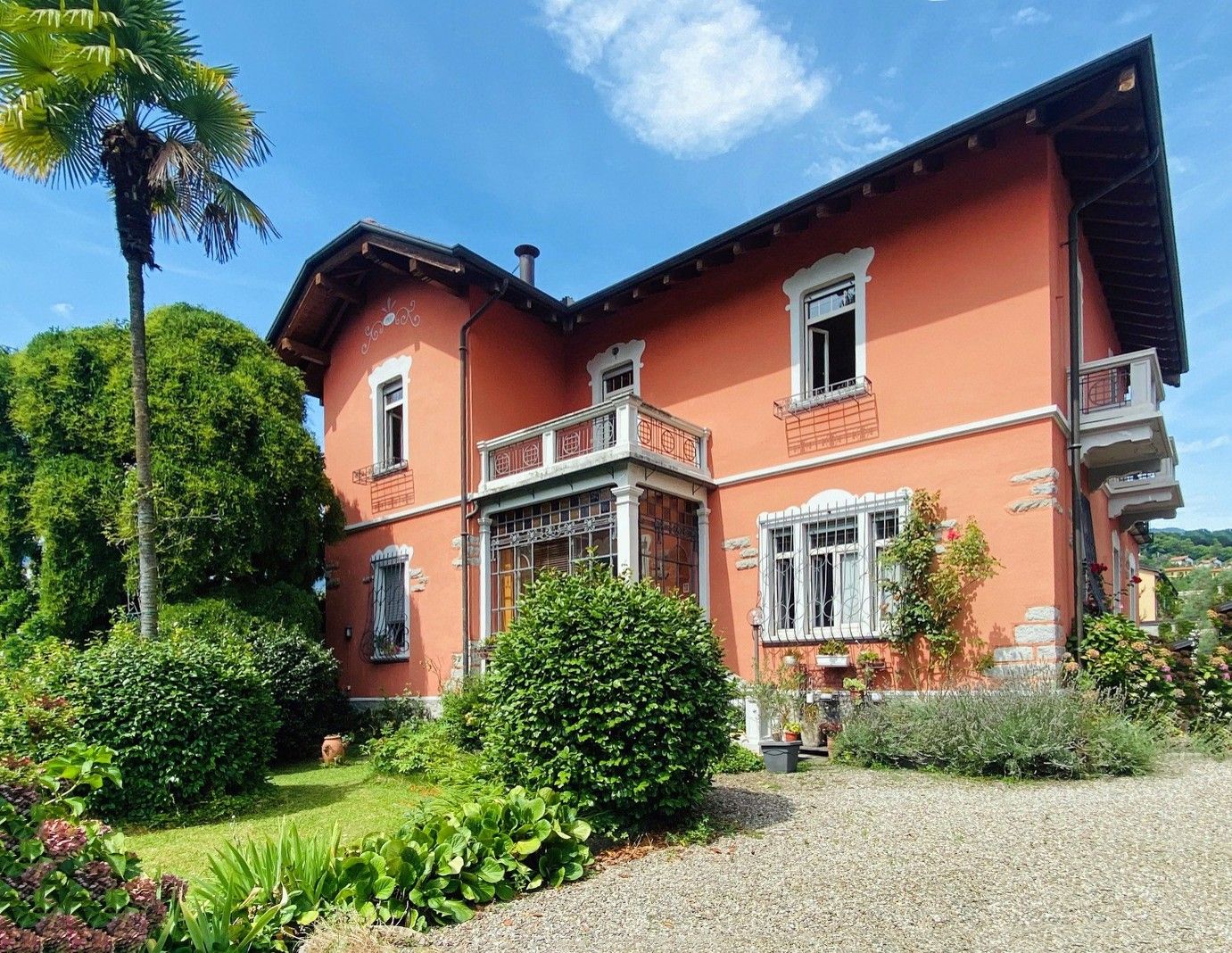 Photos Centre de Verbania Intra – Demeure de style Liberty avec jardin privé