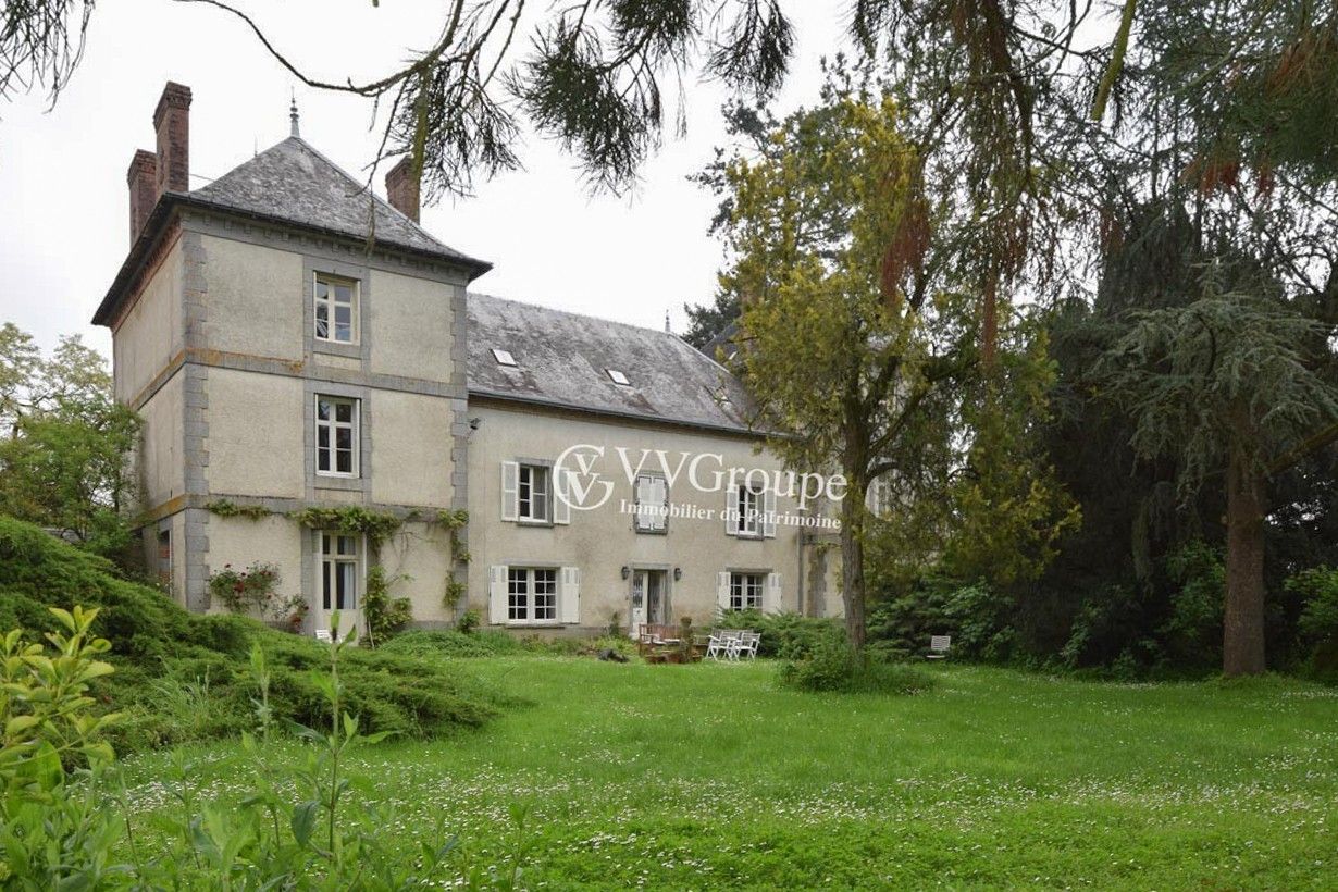 Photos Manoir du 19ème siècle de 741 m2 avec dépendances sur 6658 m2  le-Dorat Poitou