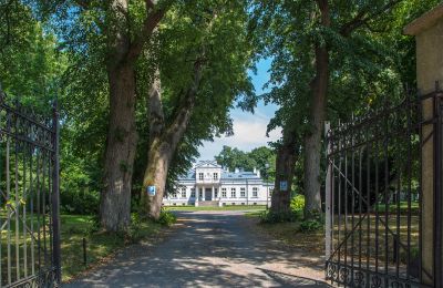 Manoir à vendre Ojrzanów, Pałac w Ojrzanowie, Mazovie, Accès