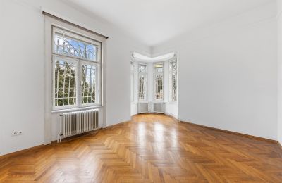 Demeure historique à vendre Währing, Vienne, Der Salon mit Erker im Erdgeschoss der Villa