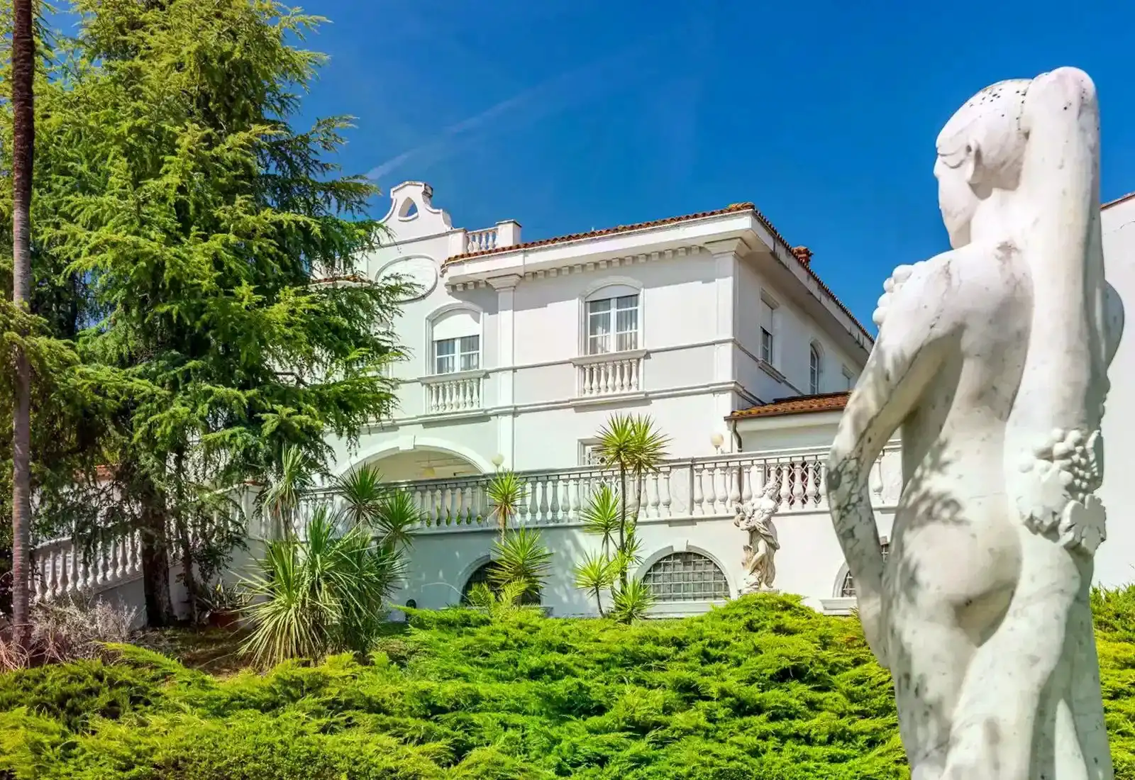 Photos Villa Beatrice in der Toskana – Historische Residenz mit Weinberg, Park und Pool