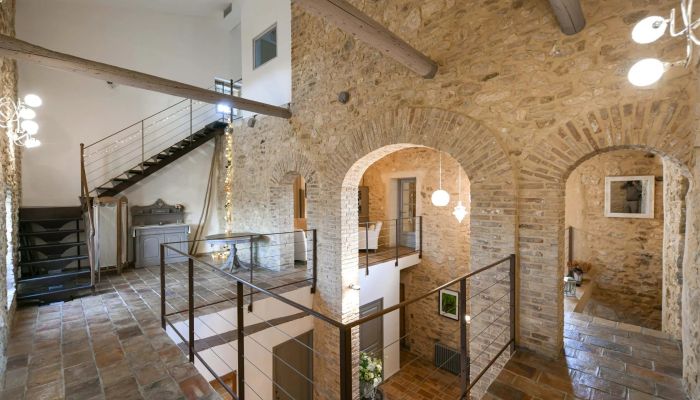 Superbe bâtisse avec maison d’invités et parc