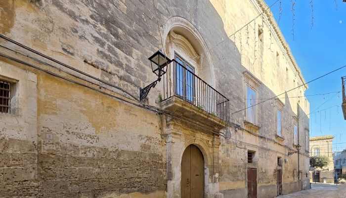 Palazzo Benanduci : un palais du XVIIe siècle au cœur de Francavilla Fontana
