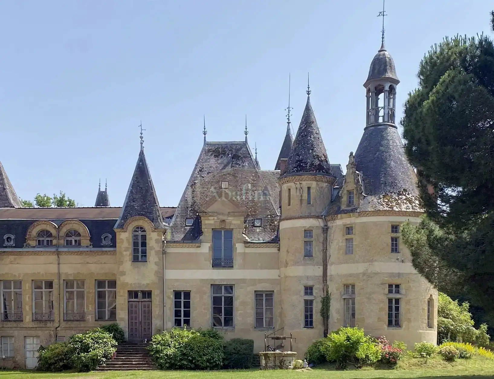 Photos Château mit Nebengebäuden, Kapelle und Park in der Gascogne