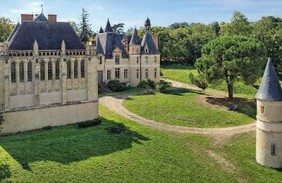 Biens de caractère, Château du XIXème siècle classé Monument Historique avec chapelle et parc dans le Gers
