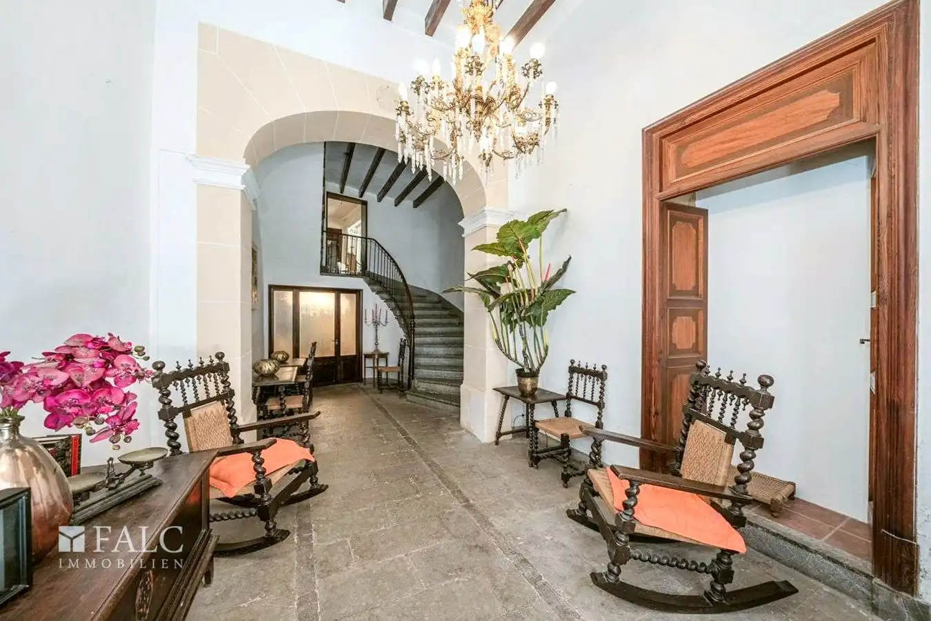 Photos Traditionelles Herrenhaus mit Café und Pool in Sóller