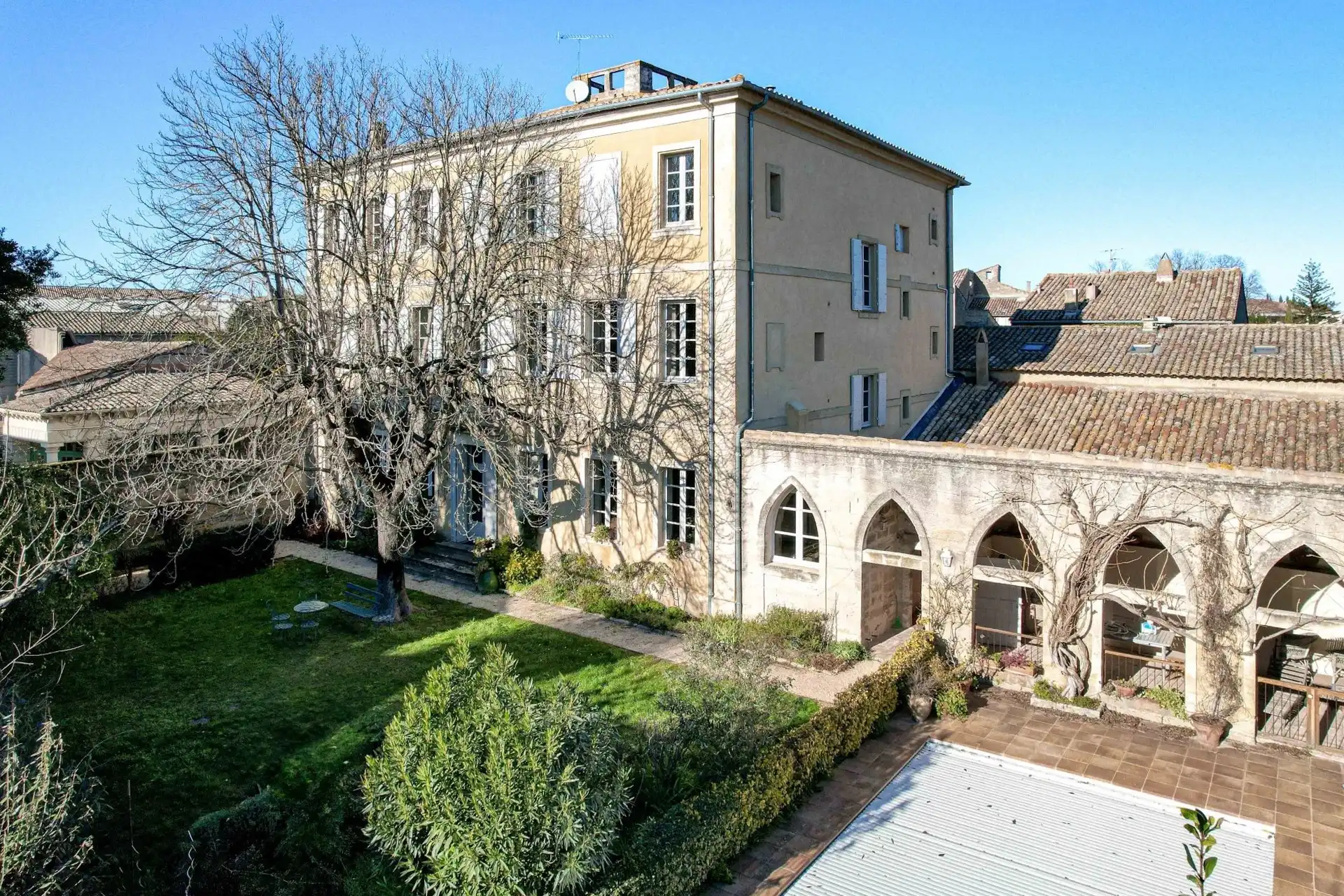 Photos Herrschaftliche Residenz in der Altstadt von Uzès - 3 Gästeapartments, Pool, Garten und Orangerie