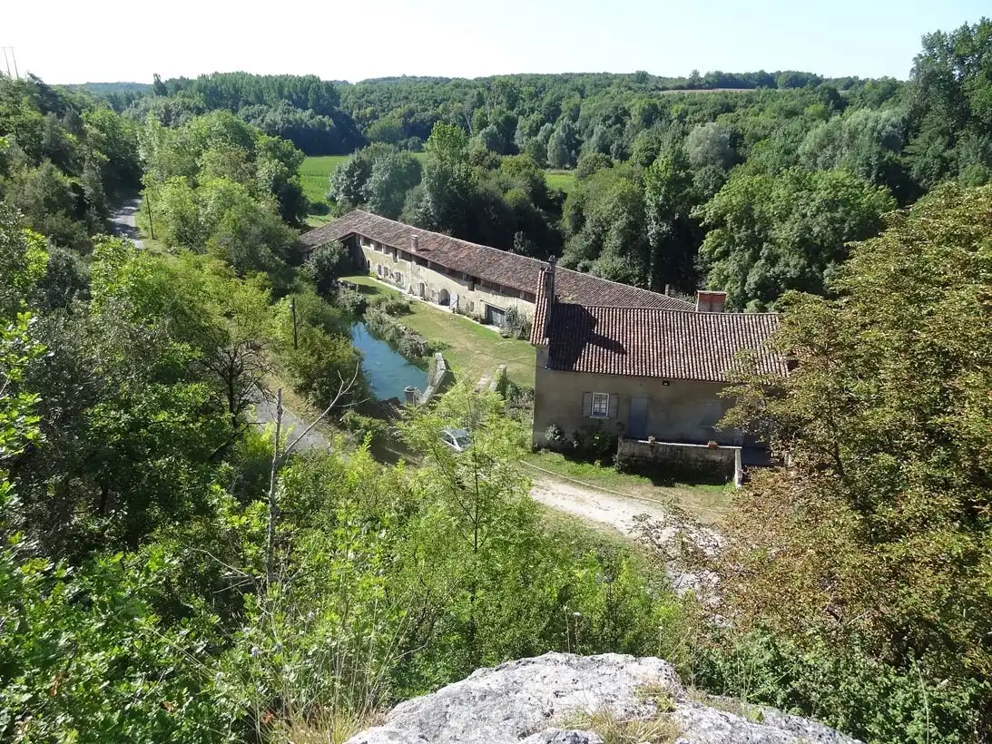 Photos Moulin du 17ème siècle ISMH de 1329 m2 sur 1,29 hect secteur Angoulême Charente