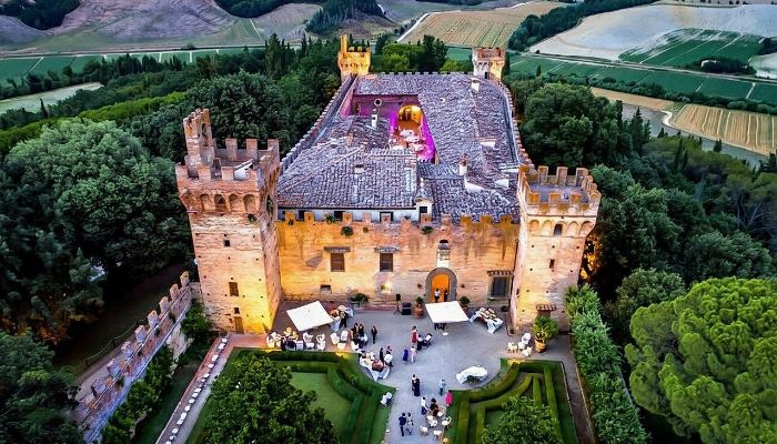 Château médiéval à vendre Castelfiorentino, Toscane