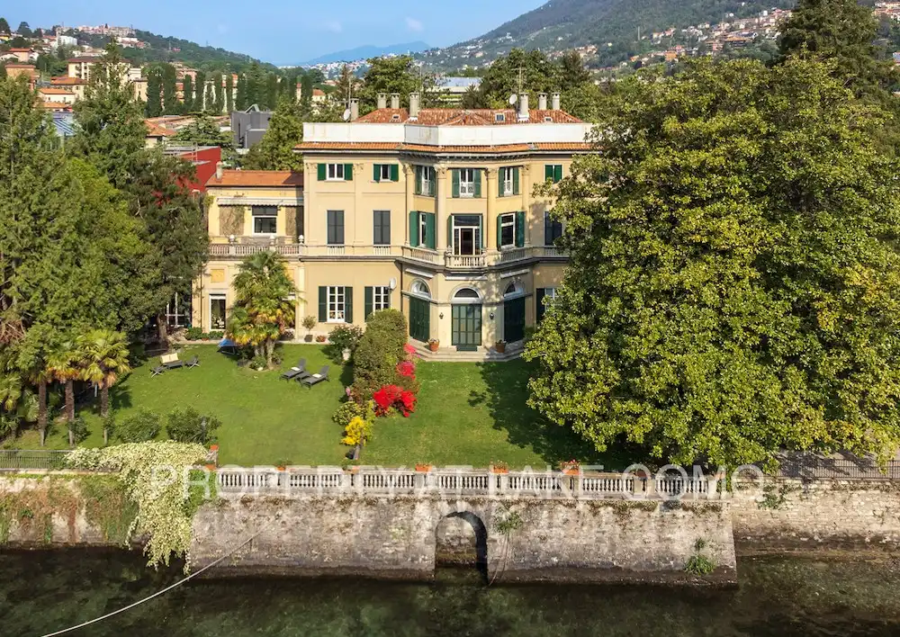 Photos Apartment in der Villa Cantaluppi - direkte Seelage zwischen Como und Cernobbio