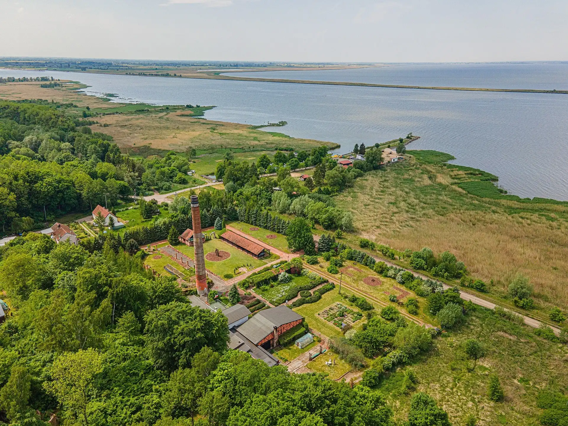 Photos Als Naturrefugium wiederbelebt: Alte Ziegelei im Ermland an der Frischen Haff