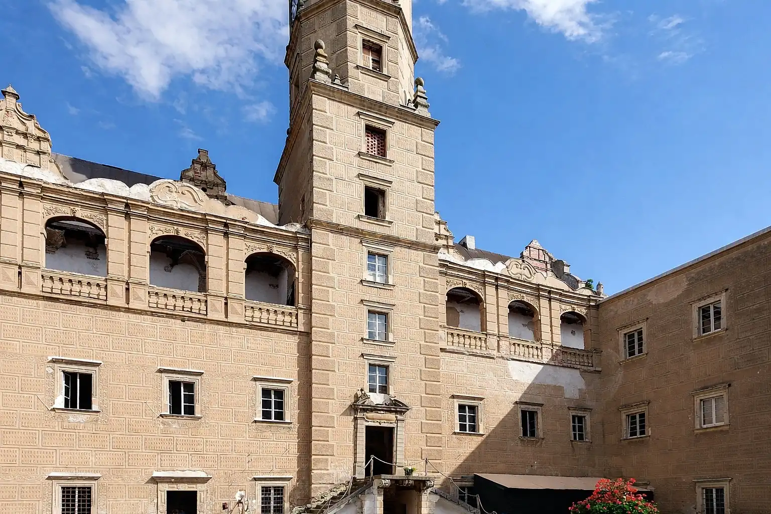 Photos Château en Basse-Silésie : Zamek w Gorzanów – Vente aux enchères le 10 avril 2026