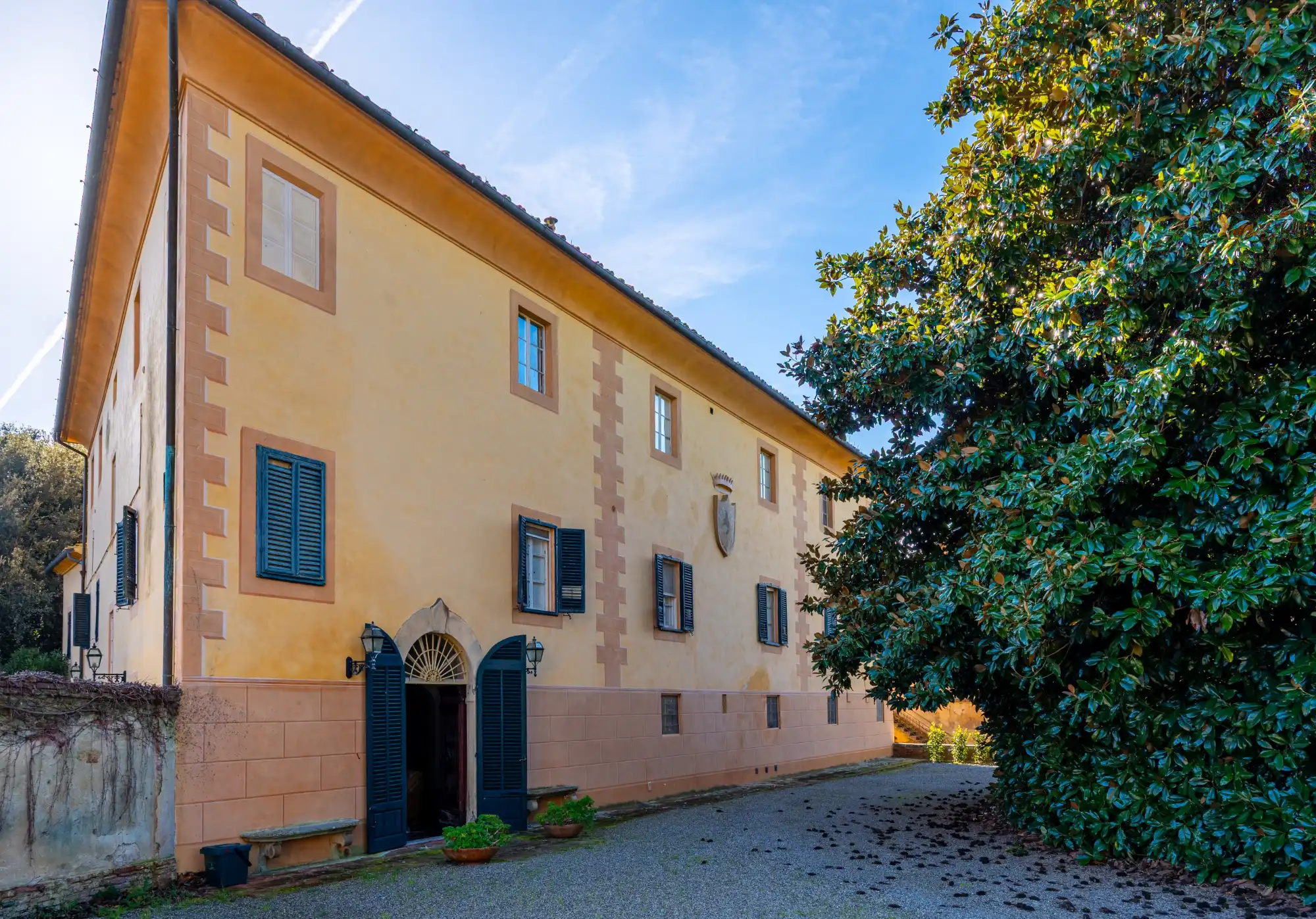 Photos Villa Storica con Piscina e Cappella Affrescata – Prestigiosa Opportunità Hospitality in Toscana