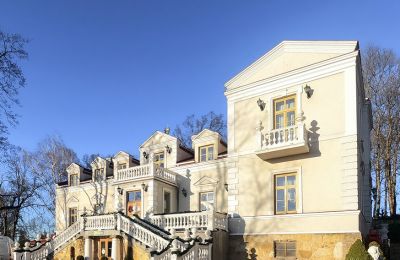 Château Ostrowiec Świętokrzyski, Sainte-Croix