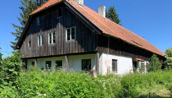 Maison de campagne à rénover dans la région des lacs de Mazurie