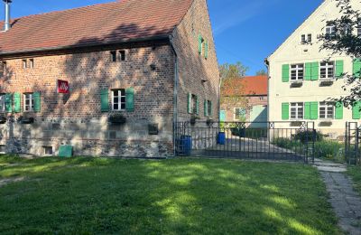Biens de caractère, Ancien corps de ferme dans la région frontalière entre la Pologne, l’Allemagne et la République tchèque