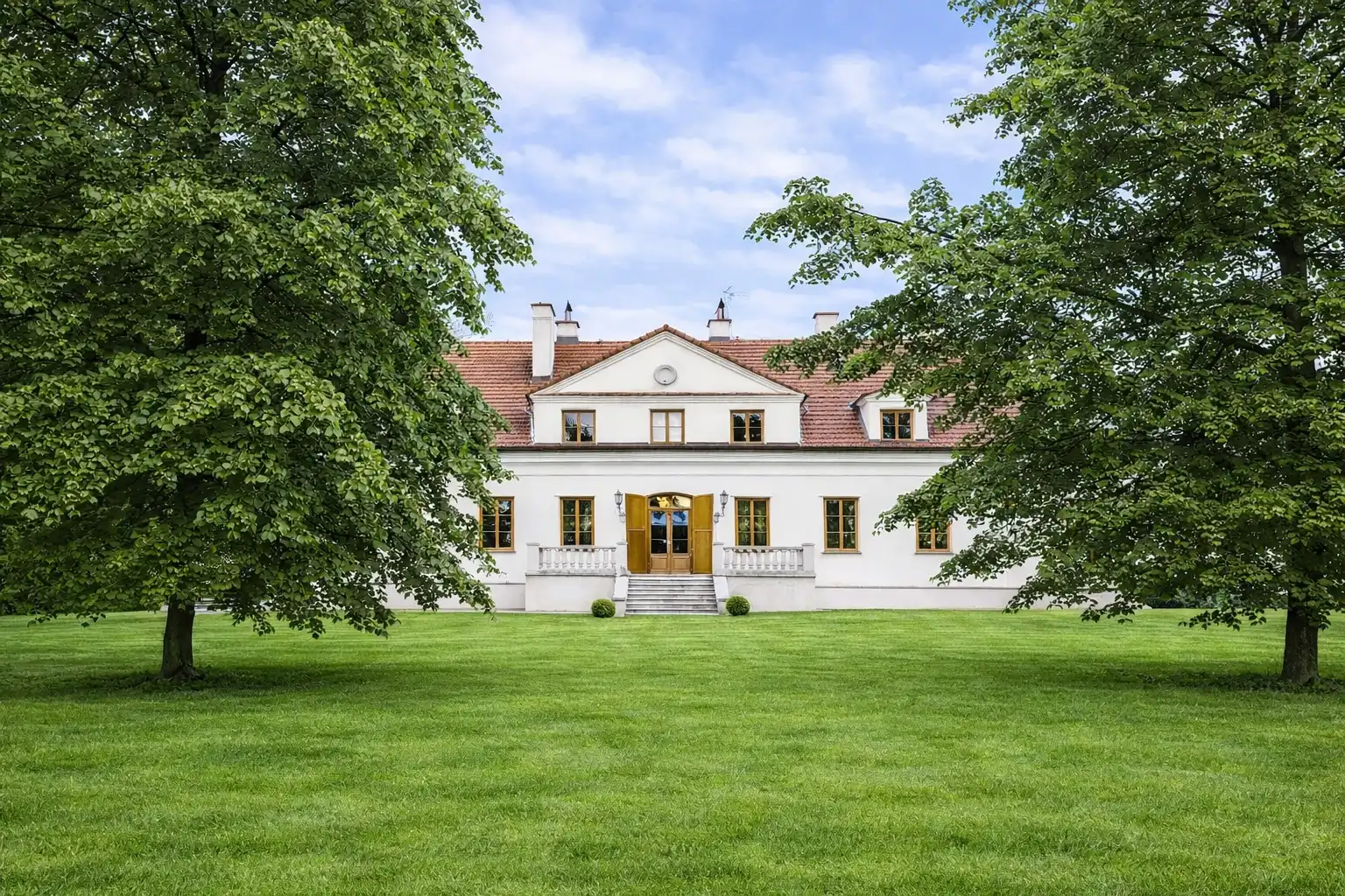 Photos Dworek z XIX wieku | W otoczeniu parku