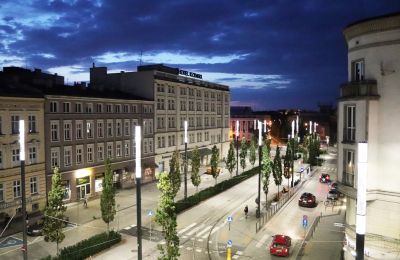 Biens de caractère, Appartement d'angle de caractère avec bow-window – centre historique de Poznań, 80 m²