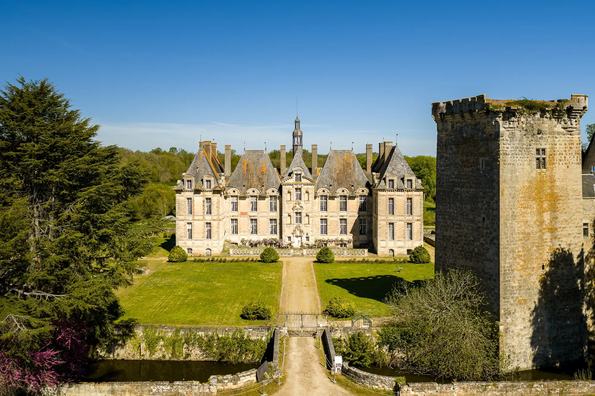 Photos Majestueux château du début du XVIIe siècle