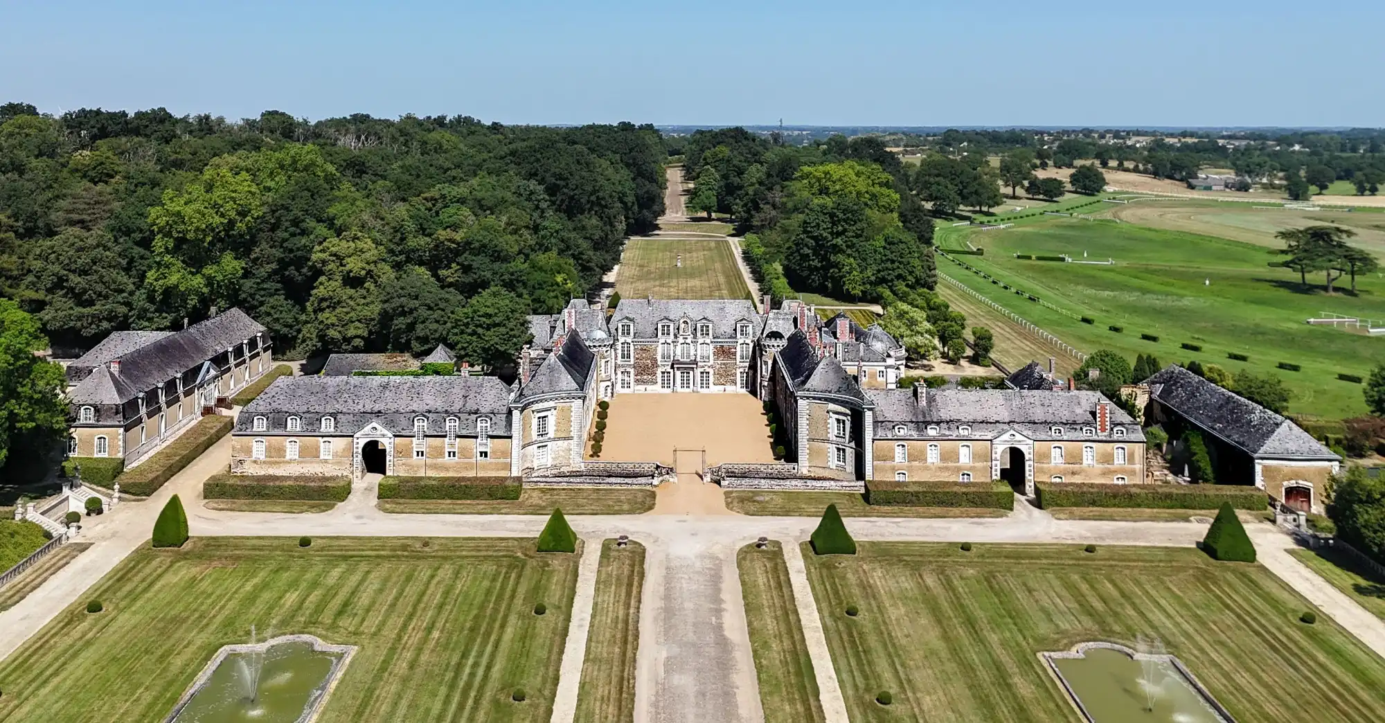 Photos Château classique des XVIIe–XVIIIe siècles en Anjou, Maine-et-Loire
