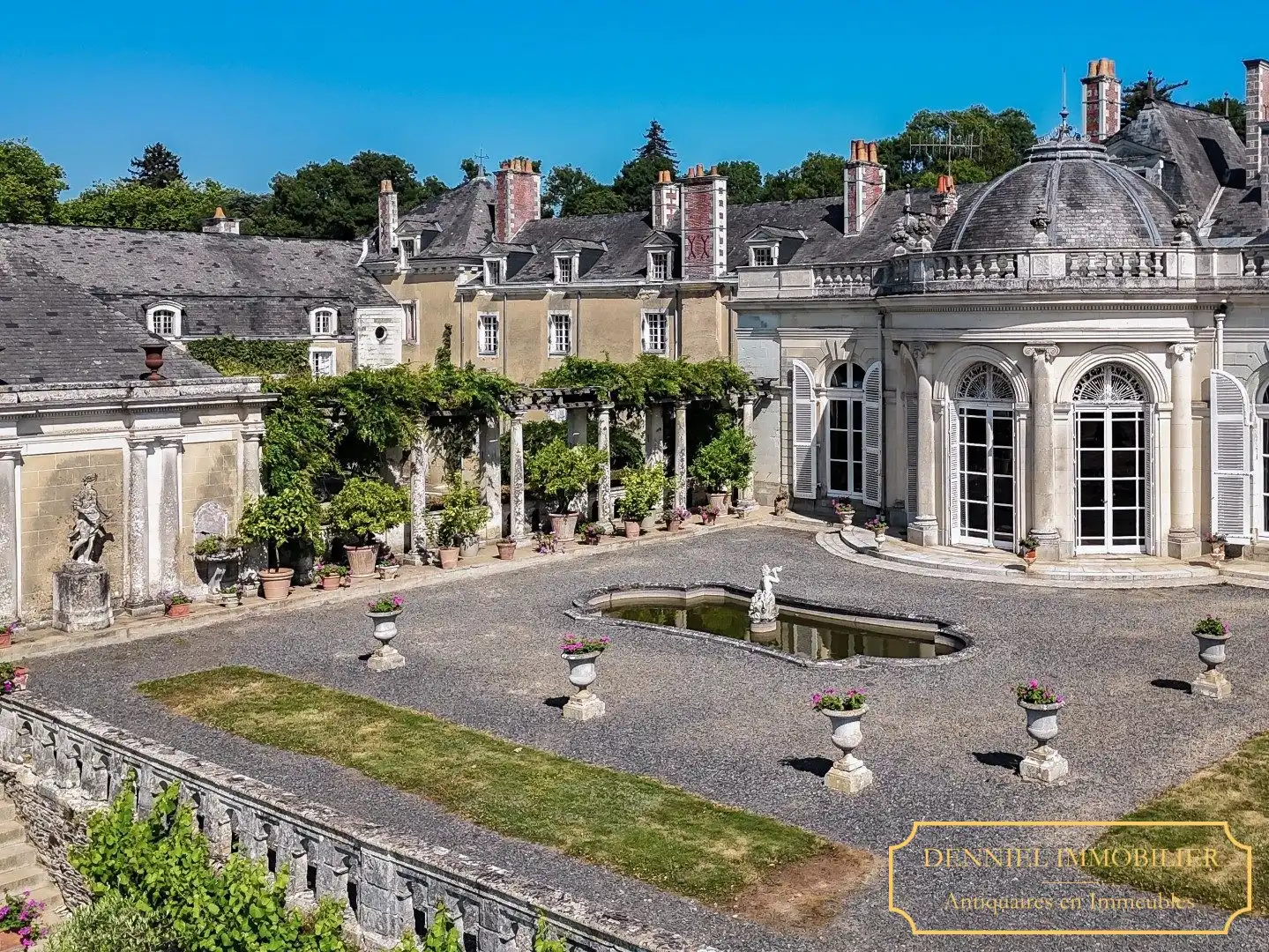 Photos Château classique des XVIIe–XVIIIe siècles en Anjou, Maine-et-Loire