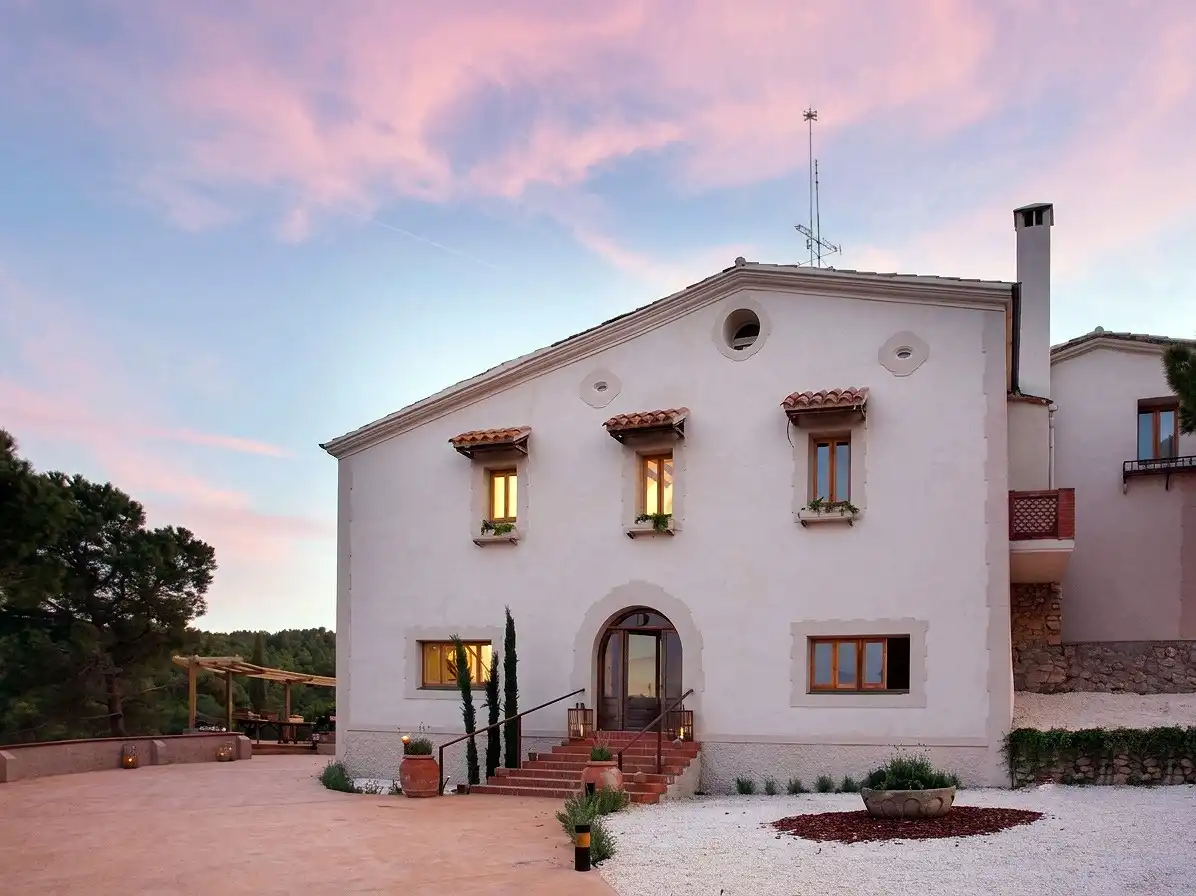 Photos Masia avec hôtel de charme dans la région viticole du Penedès - Demeure rurale traditionnelle catalane
