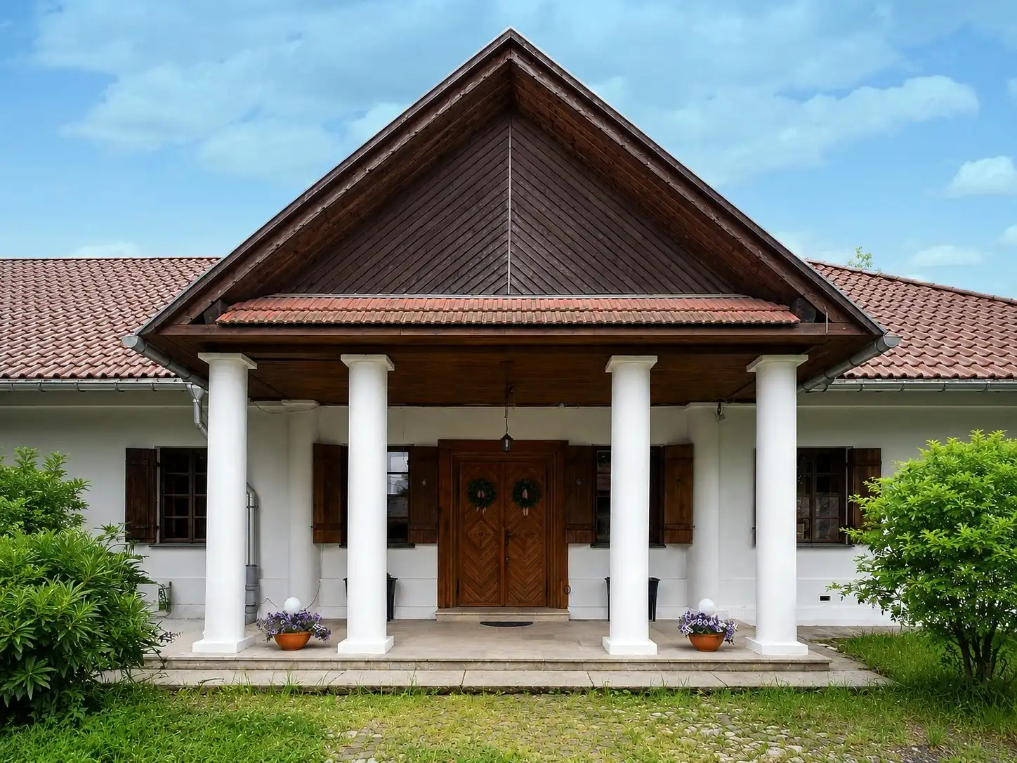 Photos Domaine historique avec deux manoirs et parc de 2,6 ha, près de Cracovie