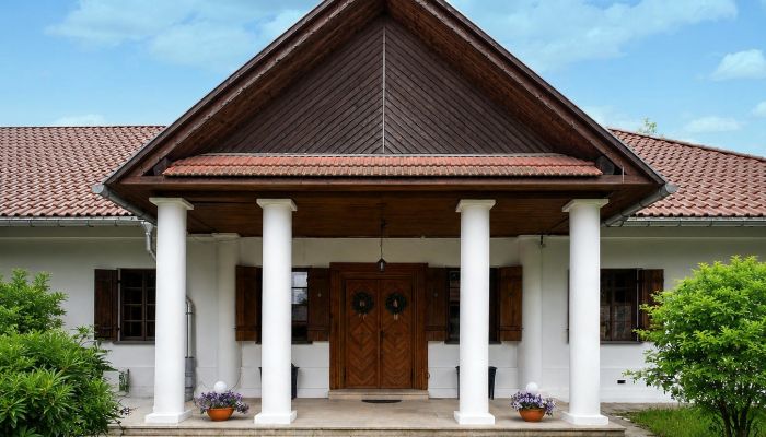 Domaine historique avec deux manoirs et parc de 2,6 ha, près de Cracovie