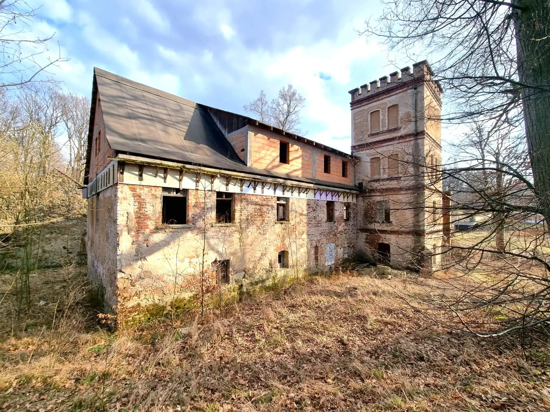 Photos Pavillon de chasse de la fin du XVIIIe siècle à Staniszów