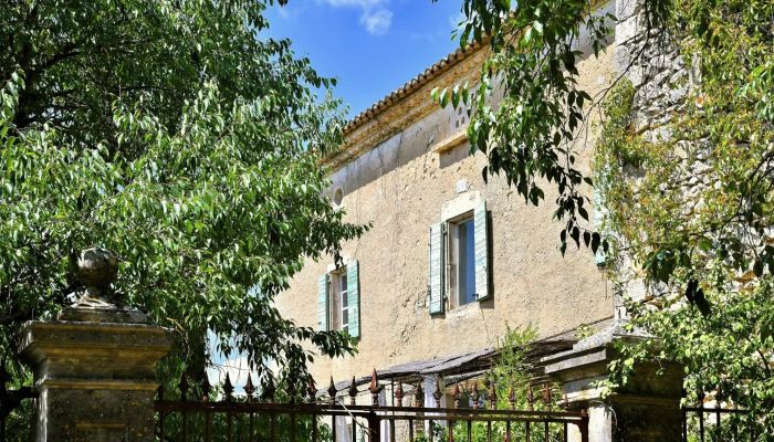  Uzès 1