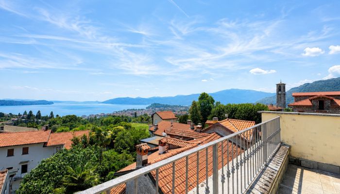 Maison bourgeoise du XVIIe siècle à Zoverallo avec vue sur le lac Majeur