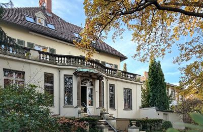 Biens de caractère, Étage représentatif d’une demeure historique avec jardin à Berlin