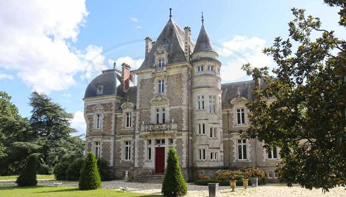 ???images??? Lovely late 19th C Chateau for sale near Nantes