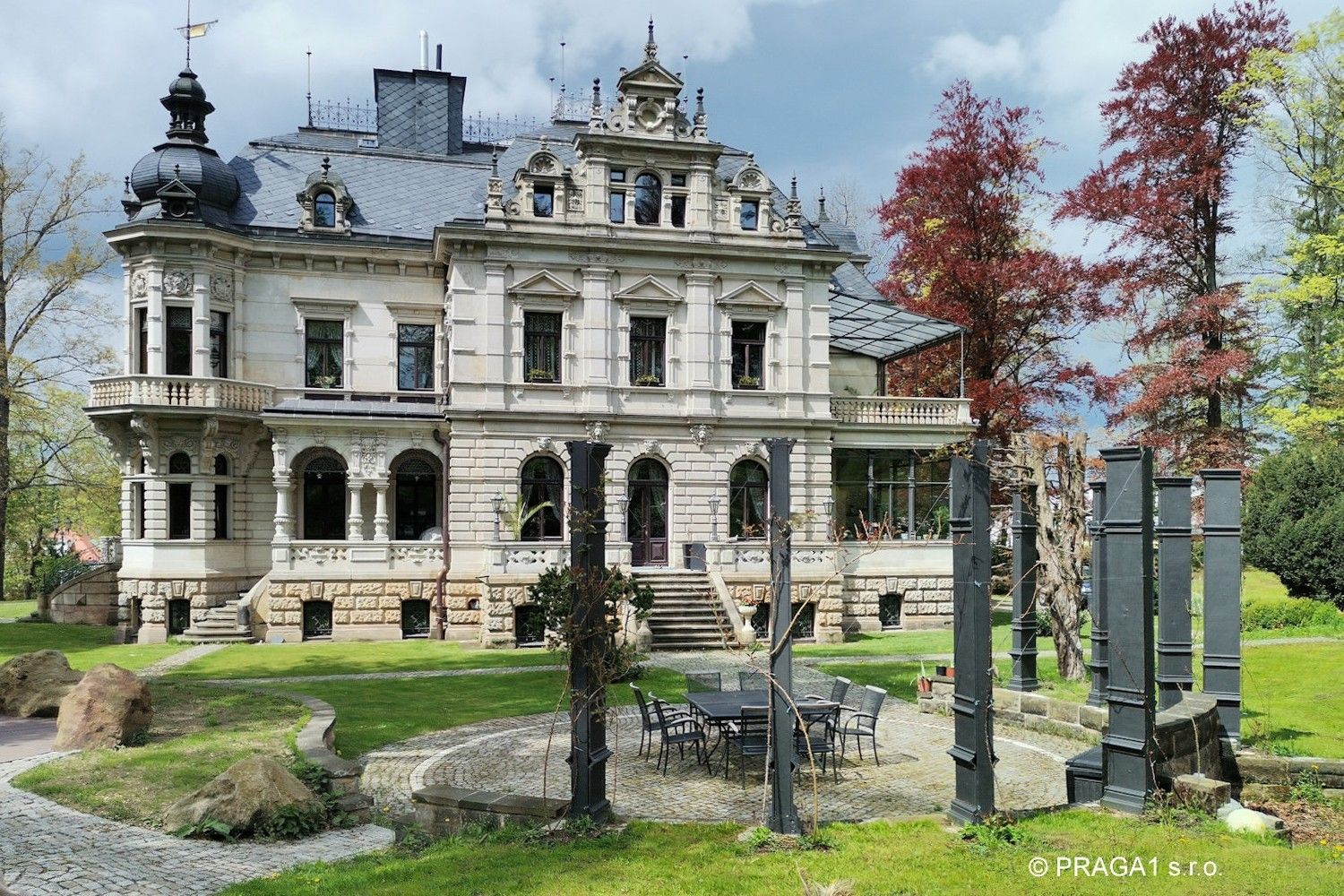 Photos Magnifique villa néo-renaissance près de la frontière allemande