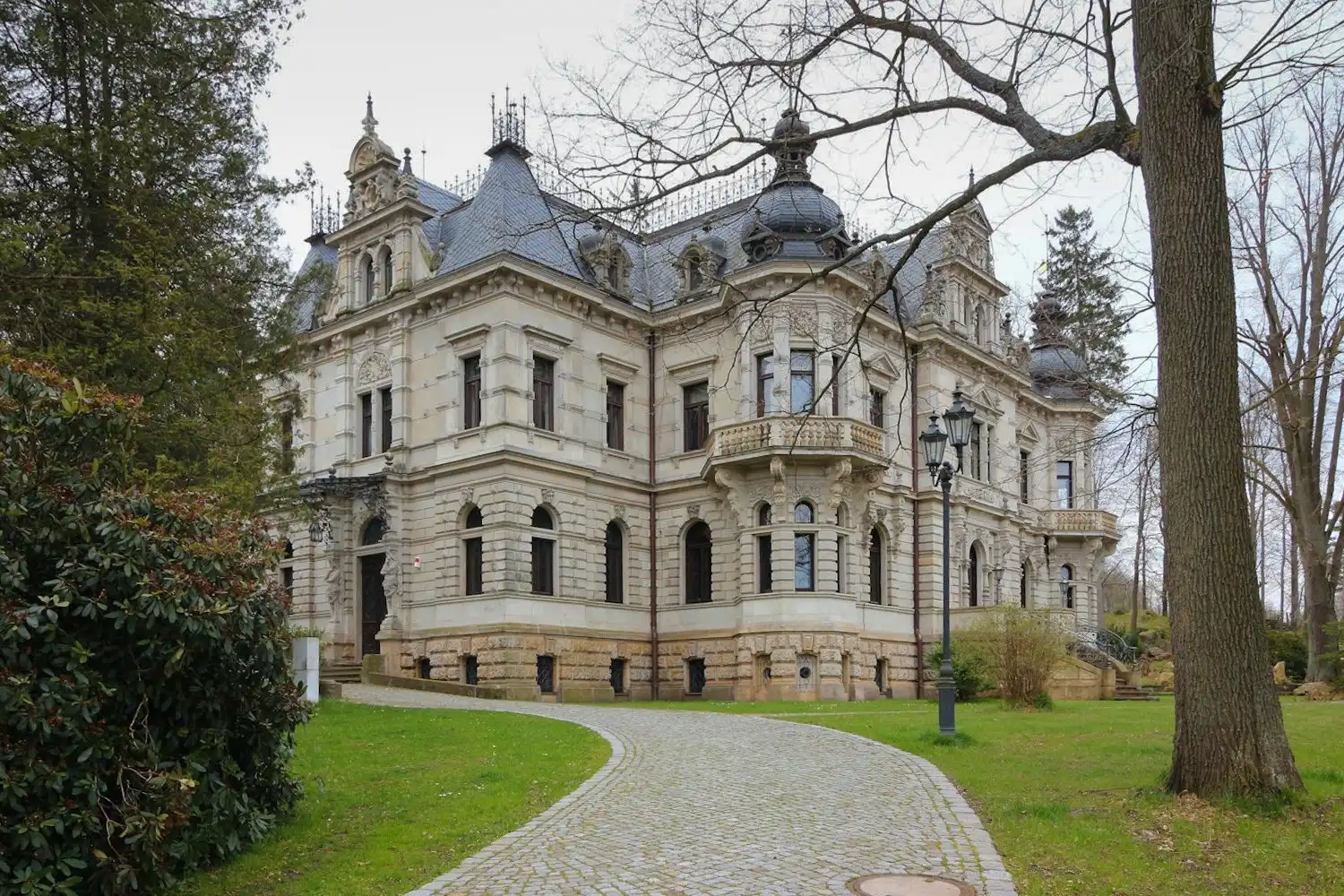 Photos Schlossähnliche Villa in der tschechisch-deutschen Grenzregion