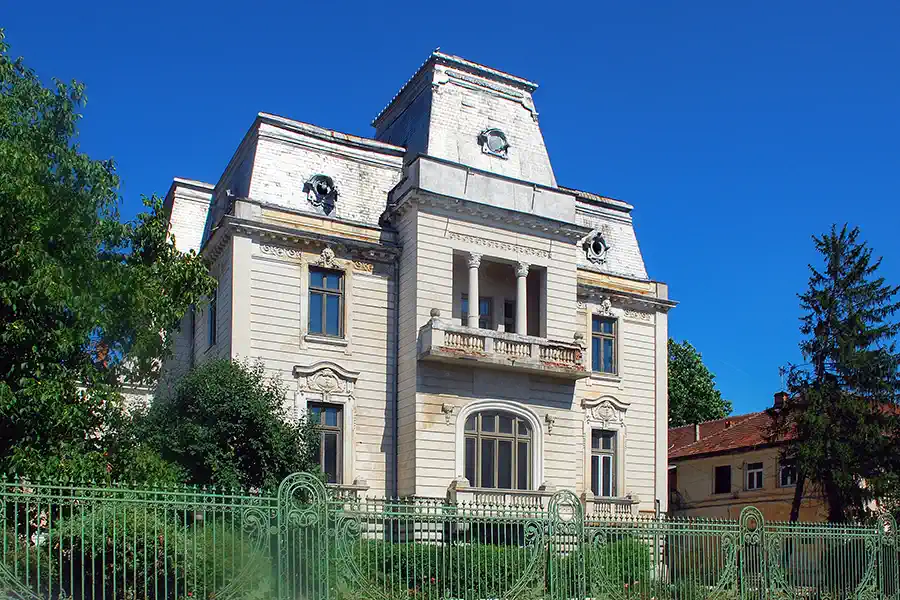 Hôtel particulier d’époque à Craiova, la ville aux mille millionnaires