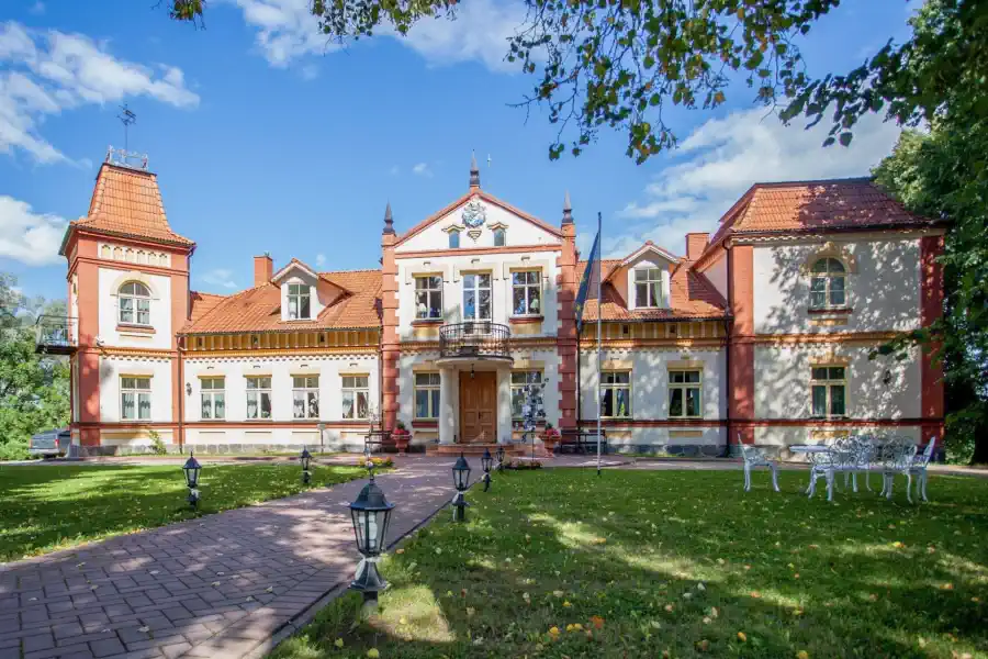 Manoirs et demeures historiques dans les pays baltes