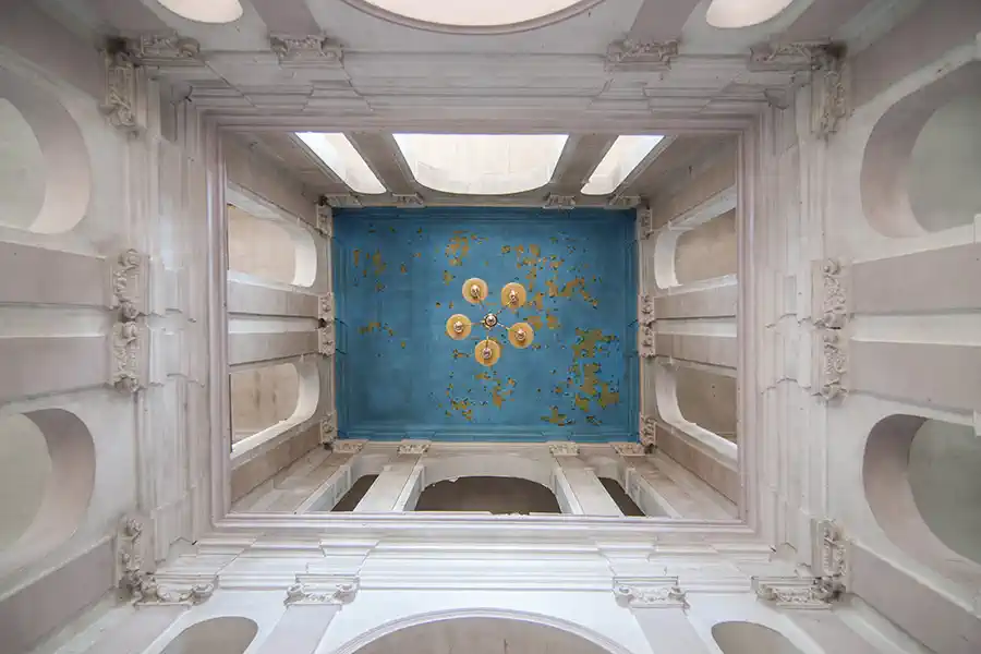 Escalier d'honneur et vestibule à la demeure d'Ivenack