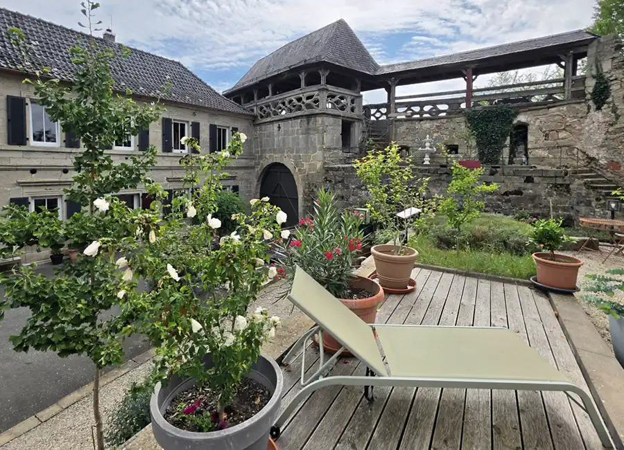 Le château de Theisenort, oasis pour un temps ou pour l'éternité