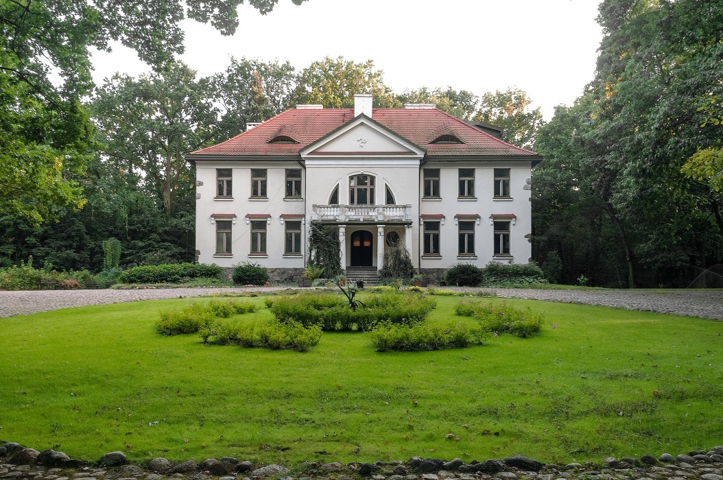 Podkowa Leśna: Villa Stawisko