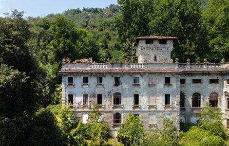 Lesa, Via Sempione - Les demeures du lac Majeur : Villa Cavallini