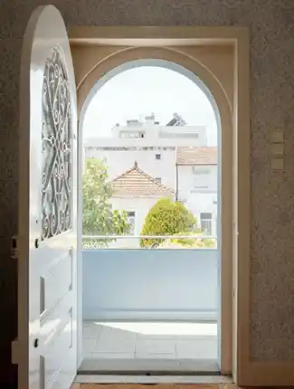 Maison bourgeoise portugaise avec jardin et détails d’époque à Porto, Porto, Portugal-Nord