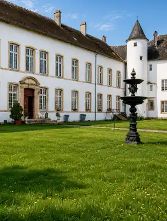 Vente Exceptionnelle : Château de Roussy-Comté, à Deux Pas du Luxembourg, Roussy-le-Bourg, Grand-Est