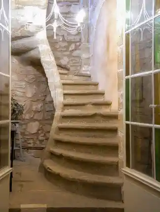 À proximité d'Uzès : Un ancien temple réinventé en résidence unique, Uzès, Occitanie