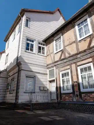 Maison de ville à colombages du XVIIIe siècle avec surfaces résidentielles et commerciales, Gifhorn, Basse-Saxe