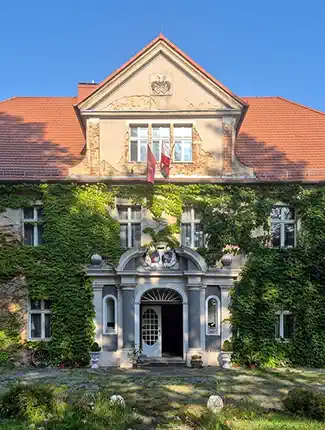 Manoir en Basse-Silésie, au sud de Wrocław et à proximité des Sudètes
