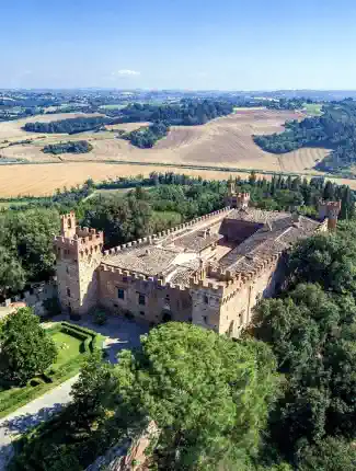 Château de la Renaissance avec plus de 500 ha en Toscane