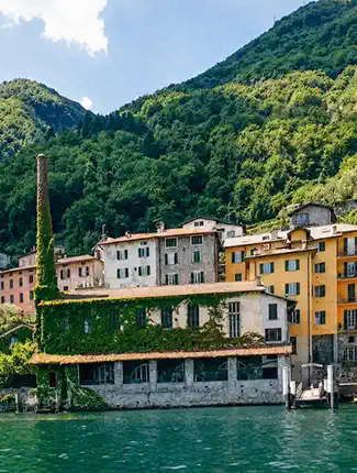Propriété au bord du lac de Côme : ancienne filature avec appartements