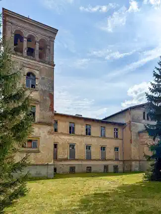 Ancienne loge maçonnique près de Legnica, ouest de la Pologne